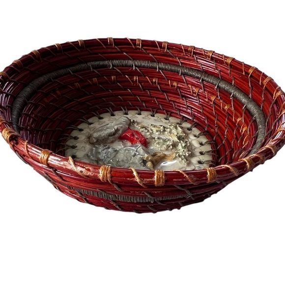 Handmade Pine Needle Woven Basket with Asian Landscape Style Bottom - Picture 2 of 8
